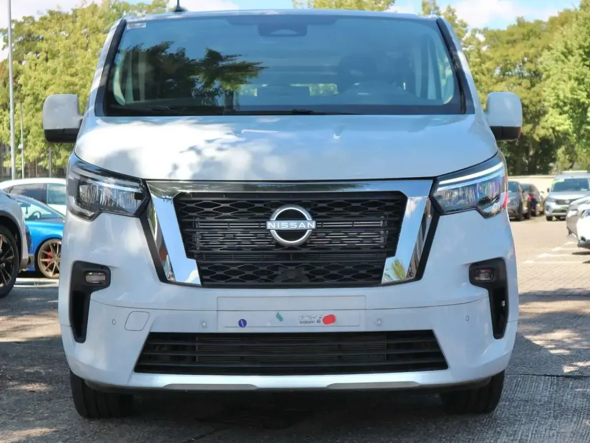 Neu Nissan Primastar Tekna 170 PS (125 kW) 2026 Weiß Van / Kleinbus