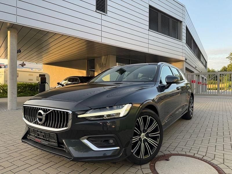 Grau Gebraucht 2019 Volvo V60 Inscription Kombi | 19.490 € (Teuer) - Bild 1/4