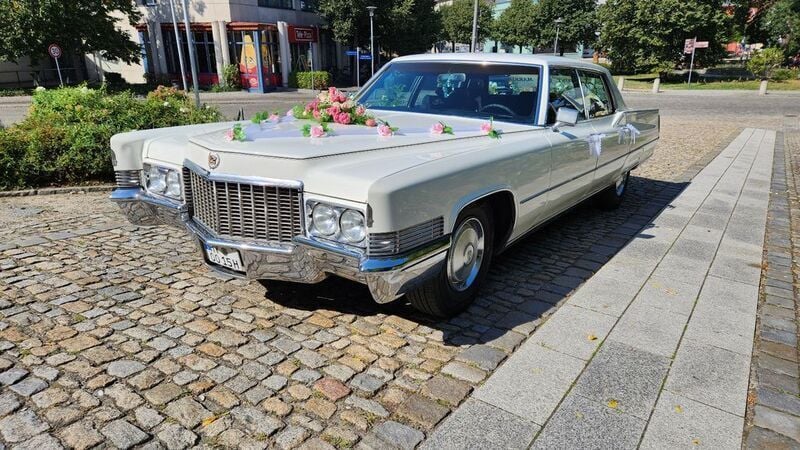 Weiß Gebraucht 1970 Cadillac Fleetwood Brougham Limousine | 18.900 € - Bild 1/4