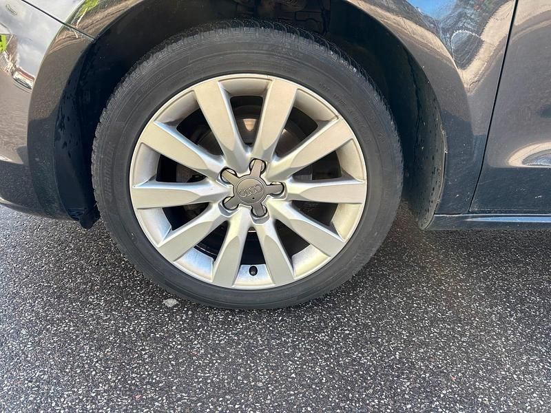 Gebraucht Audi A1 90 PS (66 kW) 2013 Schwarz Kleinwagen