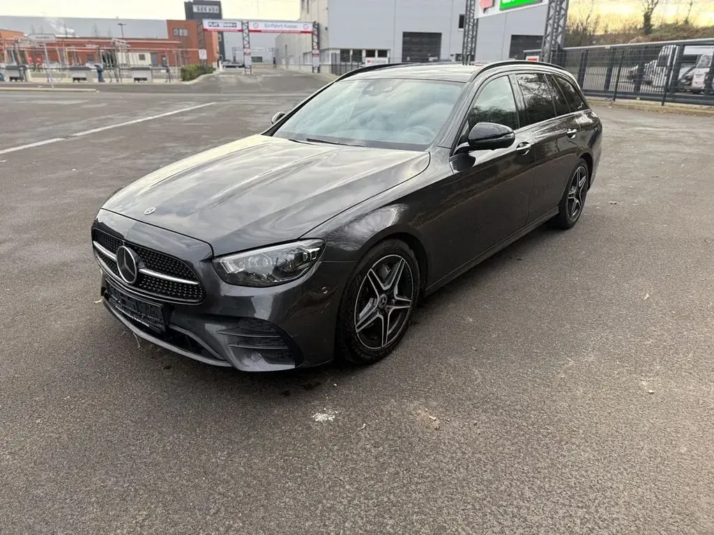 Second-hand Mercedes E200 160 CP (117 kW) 2020 Negru Berlinǎ