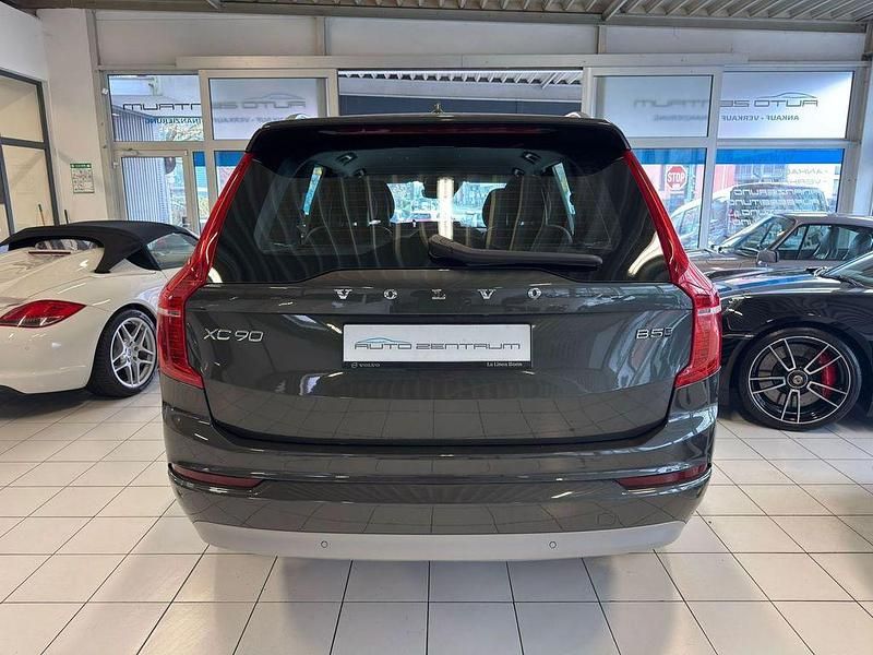 Gebraucht Volvo XC90 Momentum 235 PS (172 kW) 2021 Pine grey SUV