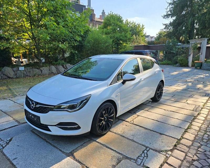 Weiß Gebraucht 2020 Opel Astra Business Elegance Limousine | 11.750 € (Fairer Preis) - Bild 1/4