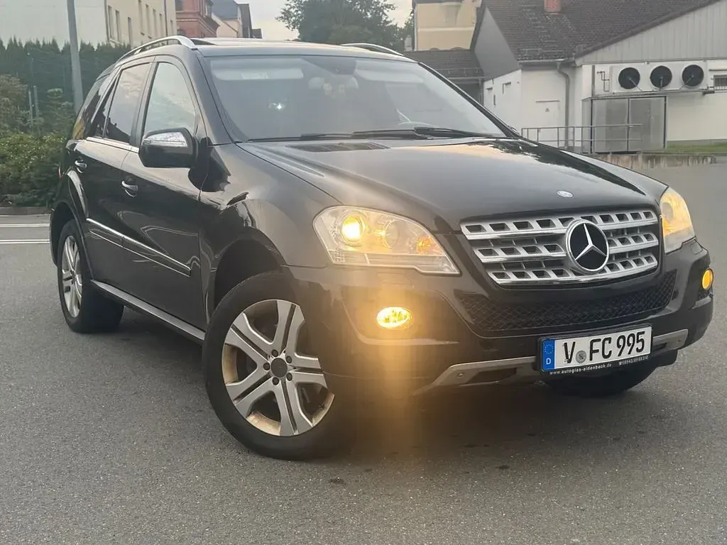 Gebraucht Mercedes 350 269 PS (197 kW) 2009 Schwarz SUV