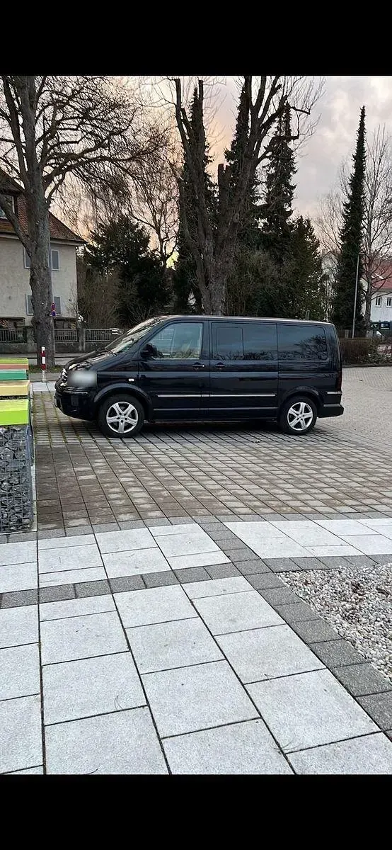 Gebraucht VW Multivan 174 PS (127 kW) 2008 Schwarz Van / Kleinbus