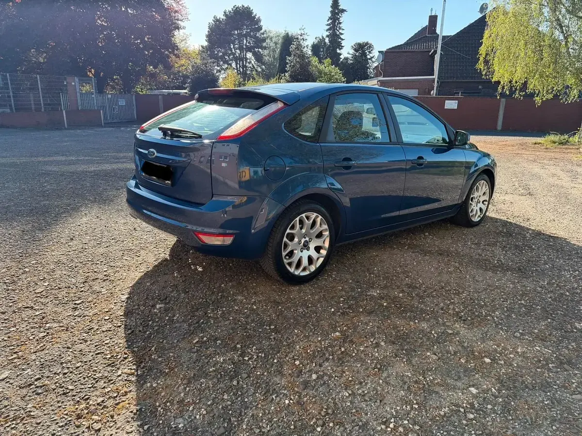 Usata Ford Focus 100 CV (73 kW) 2008 Blu Utilitaria
