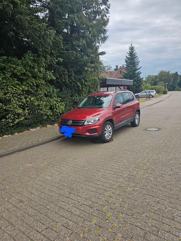 Rot Gebraucht 2011 VW Tiguan SUV | 9.500 € (Guter Preis) - Bild 1/4