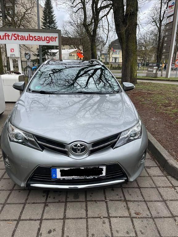 Gebraucht Toyota Auris 132 PS (97 kW) 2014 Grau Limousine
