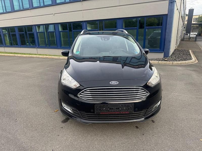 Schwarz Gebraucht 2016 Ford Grand C-Max Titanium Van / Kleinbus | 8.999 € (Guter Preis) - Bild 1/4