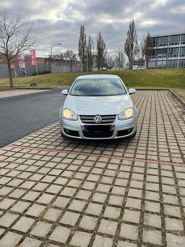Gebraucht VW Jetta Highline 122 PS (89 kW) 2009 Limousine