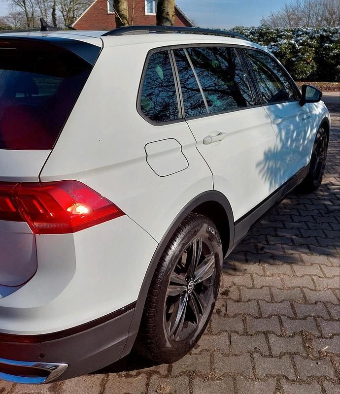 Gebraucht VW Tiguan 150 PS (110 kW) 2023 Weiß SUV