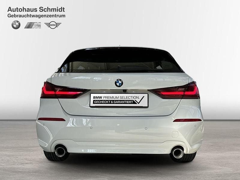 Gebraucht BMW 118 Advantage 150 PS (110 kW) 2022 Alpinweiß uni Kleinwagen