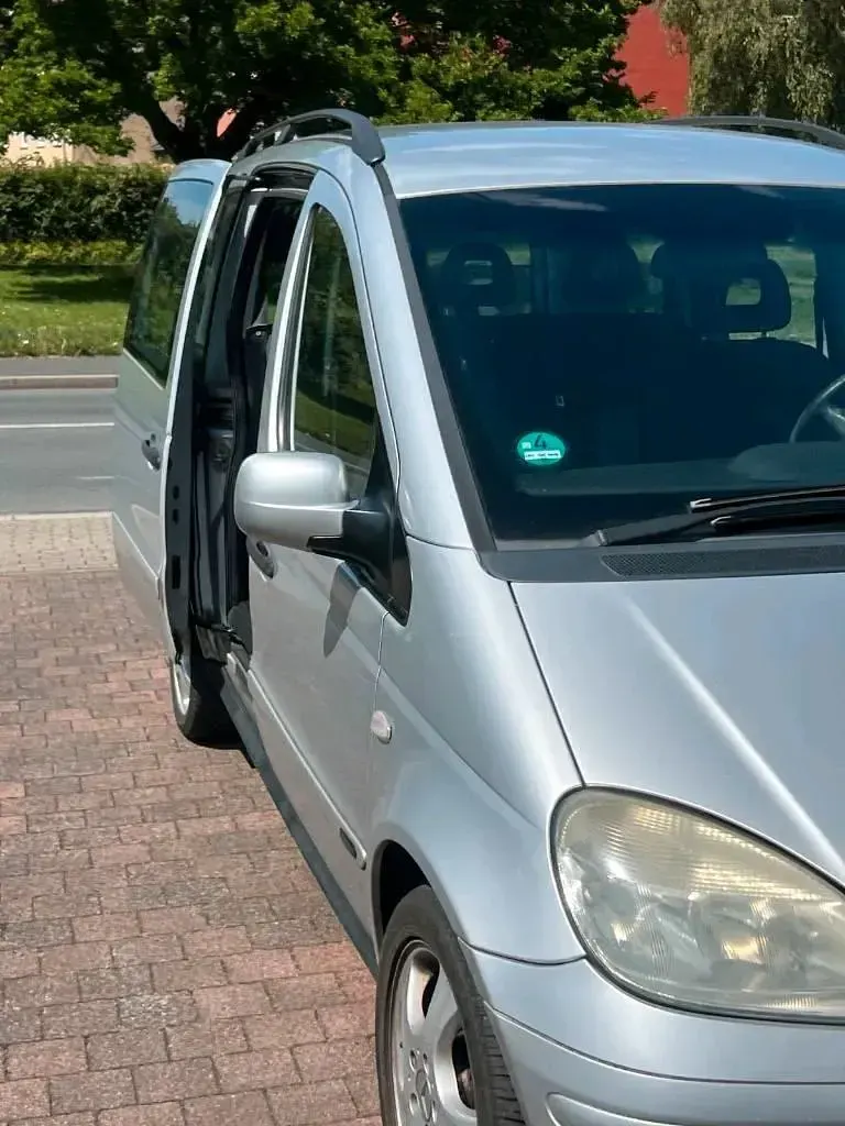 Gebraucht Mercedes Vaneo 91 PS (66 kW) 2005 Silber Van / Kleinbus