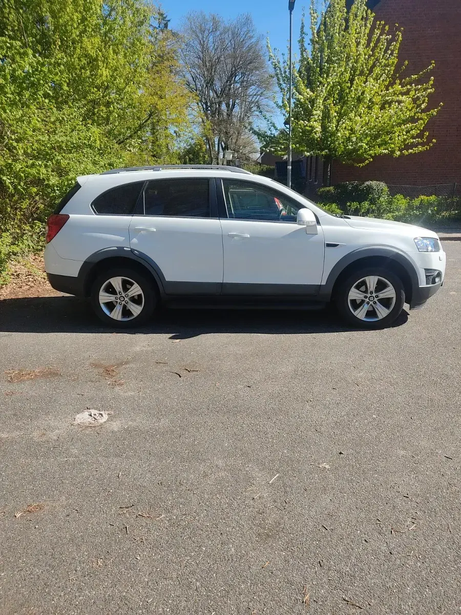 Gebraucht Chevrolet Captiva 163 PS (119 kW) 2012 Weiß SUV