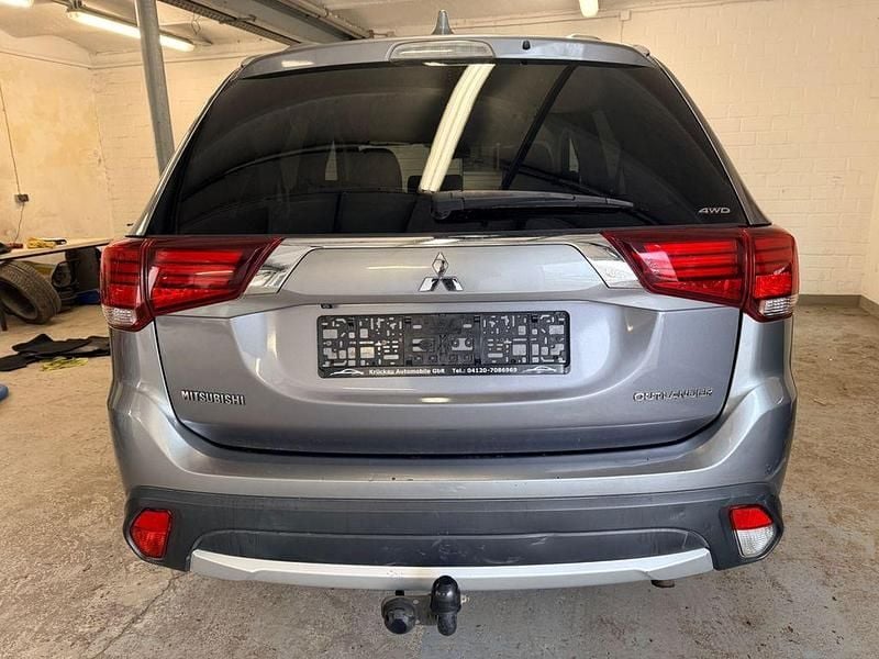 Gebraucht Mitsubishi Outlander Edition 150 PS (110 kW) 2018 Grau SUV