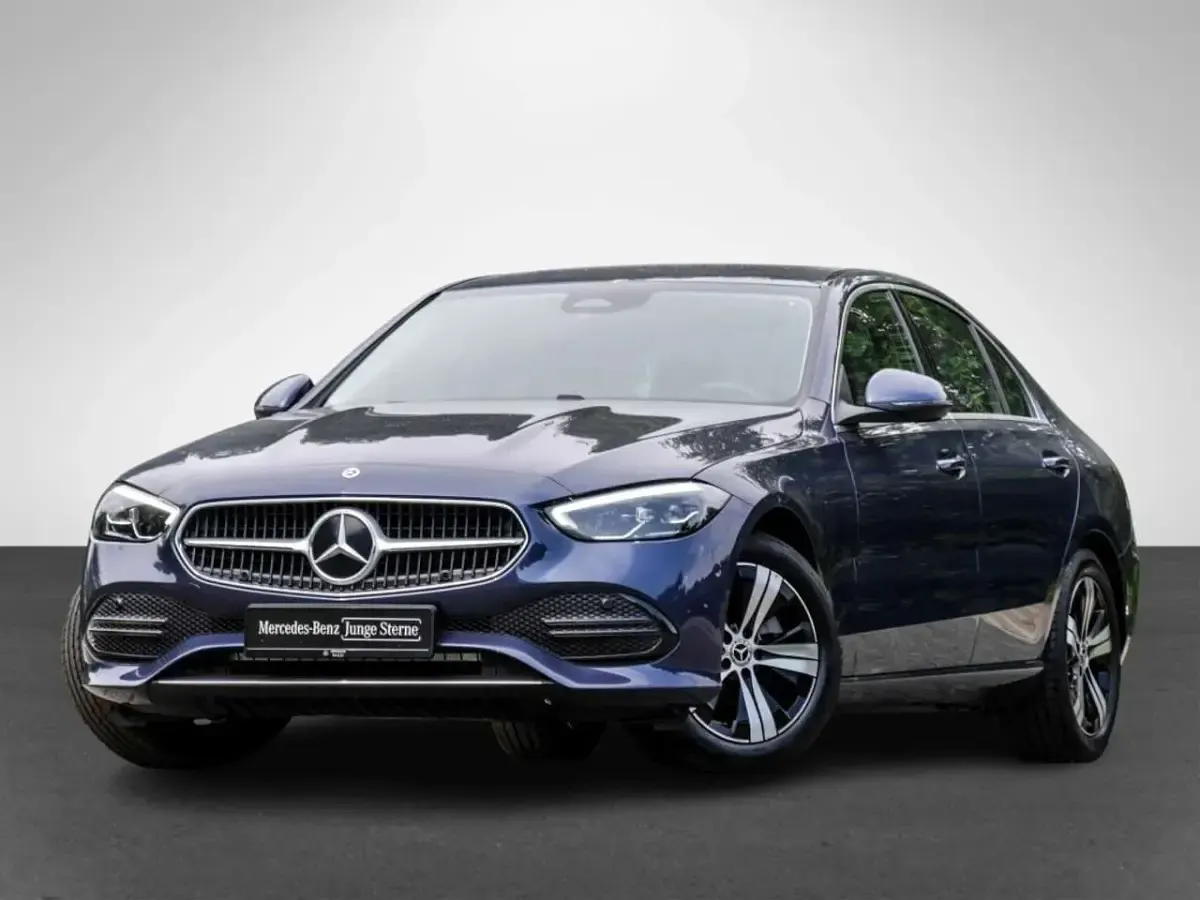 Gebraucht Mercedes C180 Avantgarde 170 PS (125 kW) 2025 Blau metalliclack sodalithblau Limousine