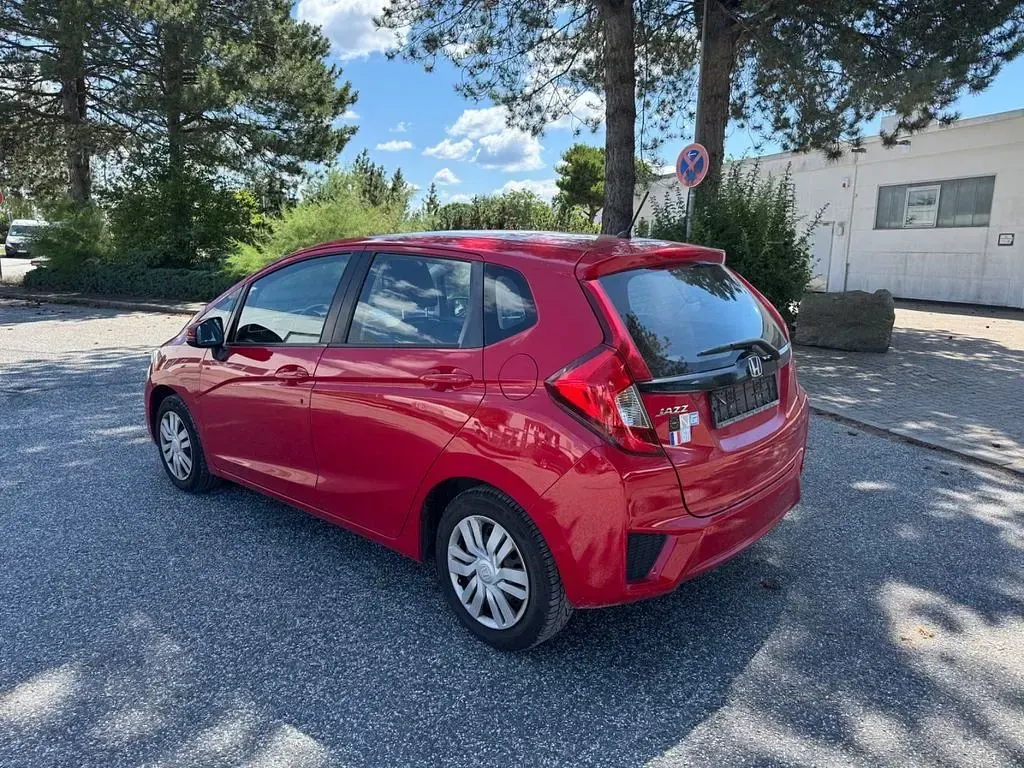 Gebraucht Honda Jazz Trend 102 PS (75 kW) 2016 Rot Kleinwagen