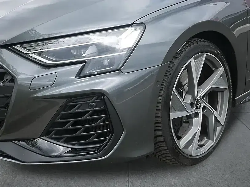 Gebraucht Audi S3 333 PS (244 kW) 2025 Grau Limousine
