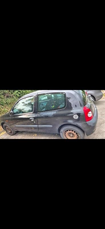 Gebraucht Renault Clio II 75 PS (55 kW) 2002 Schwarz Kleinwagen