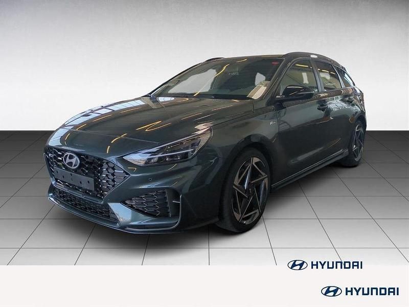 Grün Gebraucht 2024 Hyundai i30 N Line Kombi | 25.989 € (Fairer Preis) - Bild 1/4