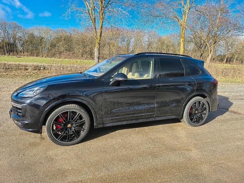 Gebraucht Porsche Cayenne GTS 441 PS (324 kW) 2017 Schwarz SUV
