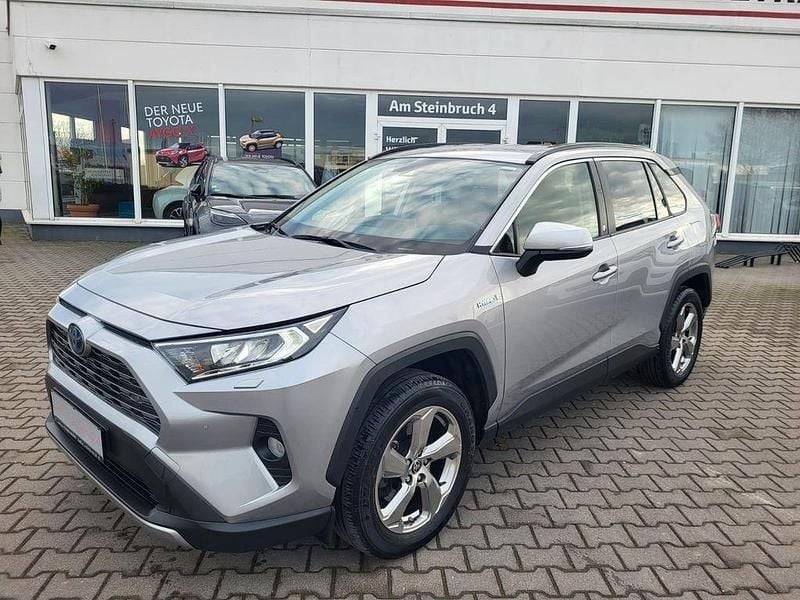 Silber Gebraucht 2021 Toyota RAV4 Hybrid Team SUV | 29.900 € (Guter Preis) - Bild 1/4
