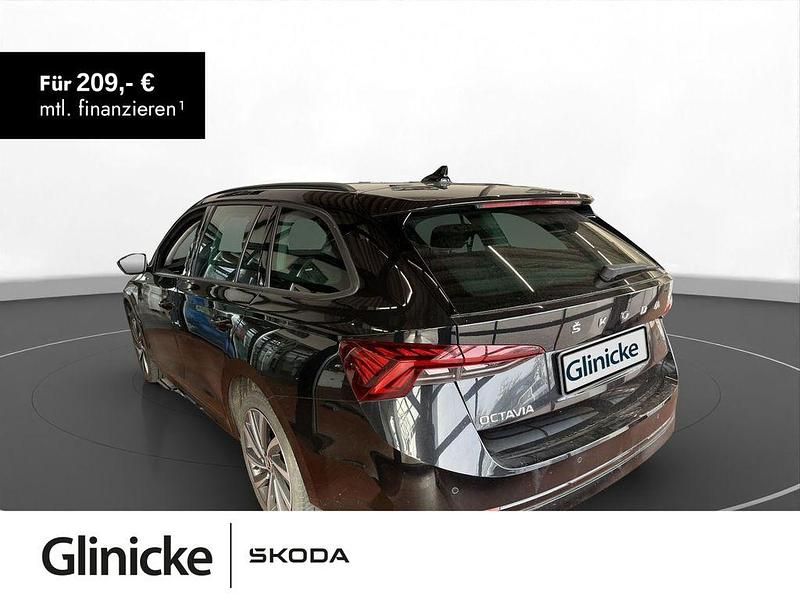 Schwarzmagic perleffekt Gebraucht 2022 Skoda Octavia Kombi | 20.870 € (Guter Preis) - Bild 1/3