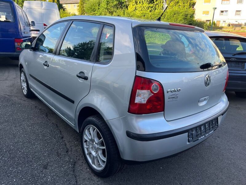 Gebraucht VW Polo Basis 75 PS (55 kW) 2003 Silber Limousine