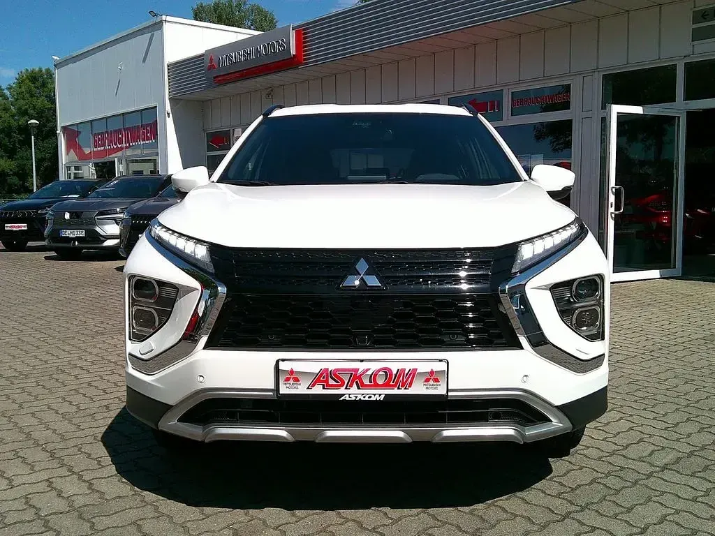 Gebraucht Mitsubishi Eclipse Cross Plus 188 PS (138 kW) 2024 Weiß SUV