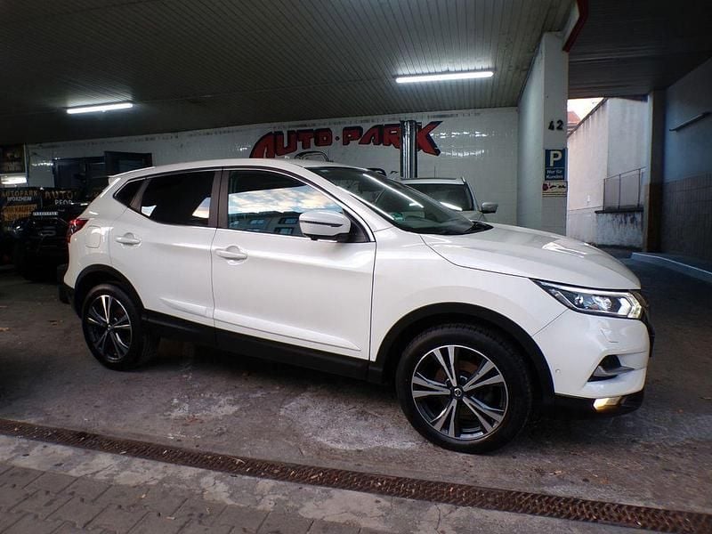 Pearl white Gebraucht 2019 Nissan Qashqai N-Connecta SUV | 13.690 € (Guter Preis) - Bild 1/4