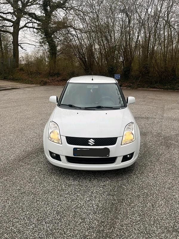 Gebraucht Suzuki Swift 92 PS (67 kW) 2009 Weiß Kleinwagen