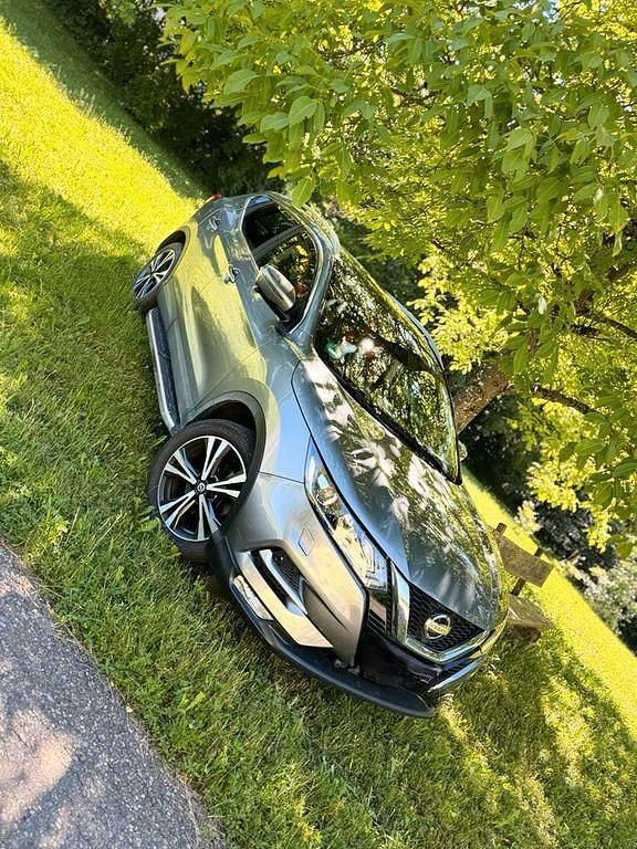 Grau Gebraucht 2019 Nissan Qashqai Acenta SUV | 17.000 € (Fairer Preis) - Bild 1/4