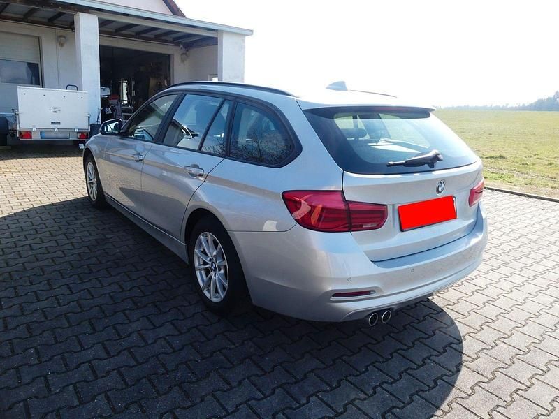 Gebraucht BMW 320 Advantage 190 PS (139 kW) 2018 Silber Kombi