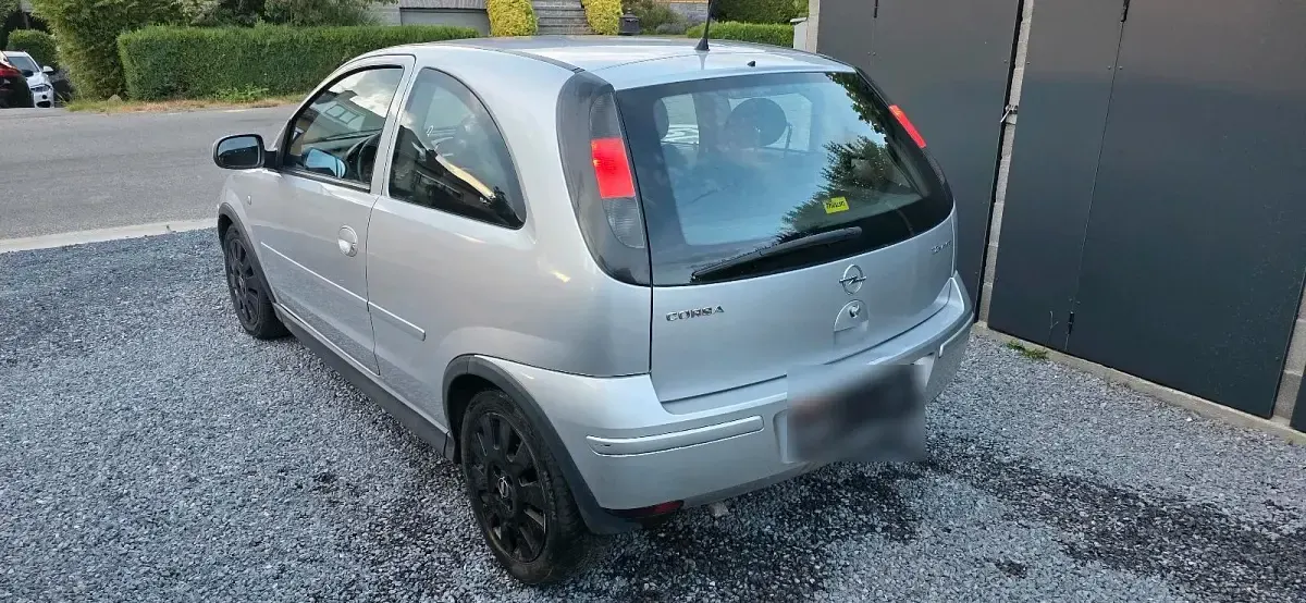 Gebraucht Opel Corsa 80 PS (58 kW) 2005 Silber Kleinwagen