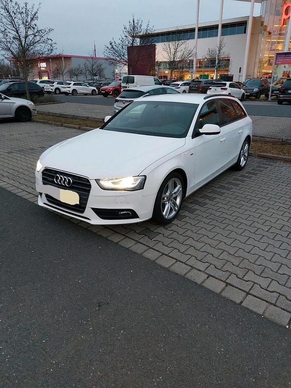 Weiß Gebraucht 2015 Audi A4 S-Line Kombi | 12.000 € (Teuer) - Bild 1/4