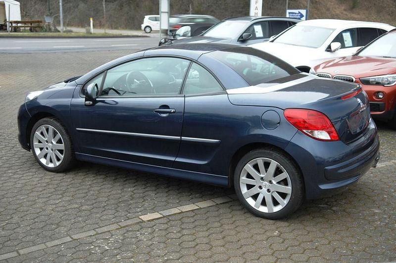 Gebraucht Peugeot 207 Allure 111 PS (81 kW) 2012 Blau Cabrio