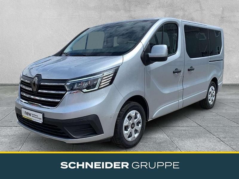 Grau Gebraucht 2024 Renault Trafic Evolution Van | 37.490 € (Teuer) - Bild 1/4