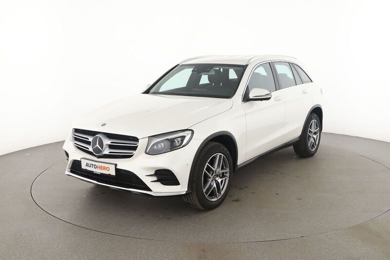 Weiß Gebraucht 2018 Mercedes GLC250 AMG line SUV | 30.730 € (Fairer Preis) - Bild 1/4