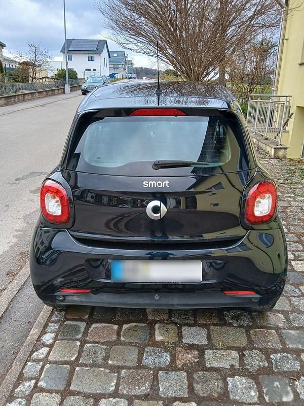 Second-hand Smart ForFour Passion 71 CP (52 kW) 2018 Negru Hatchback