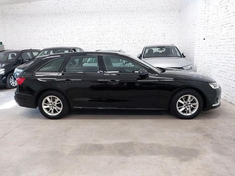 Gebraucht Audi A4 Advanced Plus 150 PS (110 kW) 2022 Schwarz Kombi