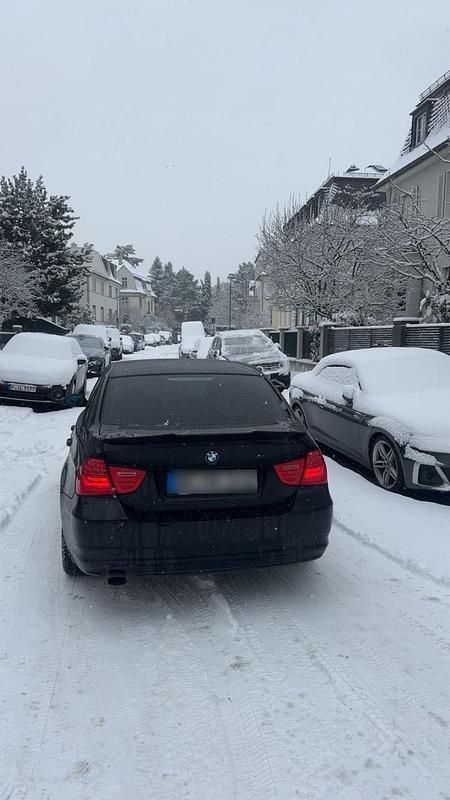 Gebraucht BMW 316 116 PS (85 kW) 2011 Schwarz Limousine