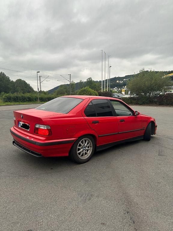 Gebraucht BMW 320 M Sport 150 PS (110 kW) 1997 Rot Limousine