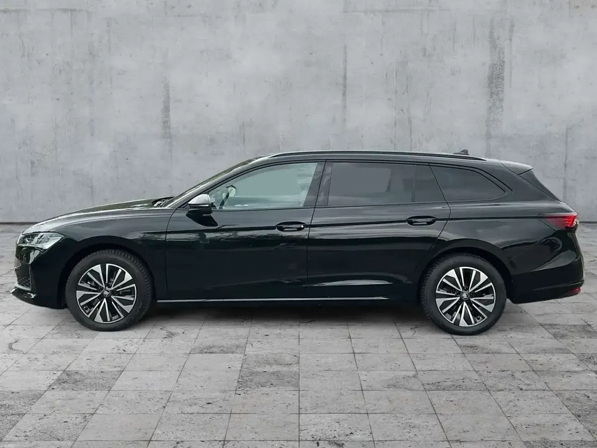 Gebraucht Skoda Superb Selection 204 PS (150 kW) 2025 Schwarz Kombi