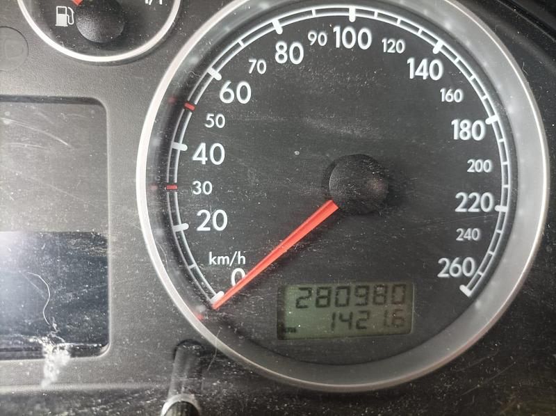 Gebraucht VW Passat 131 PS (96 kW) 2002 Blau Kombi