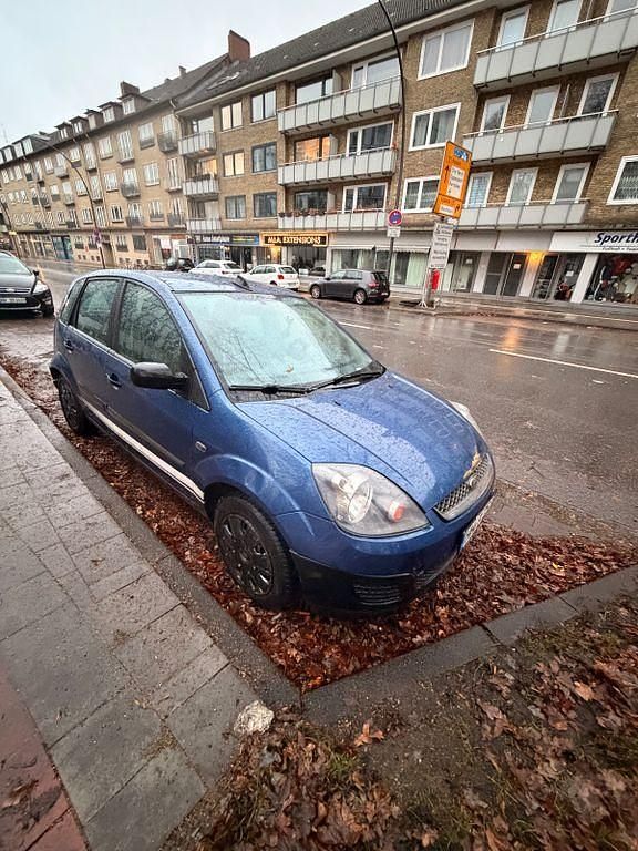 Blau Gebraucht 2009 Ford Fiesta Limousine | 999 € (Superpreis) - Bild 1/4