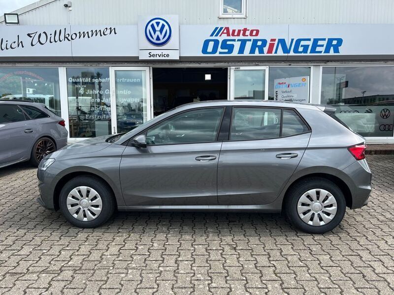 Neu Skoda Fabia Essence 95 PS (69 kW) 2025 Schwarz Kleinwagen