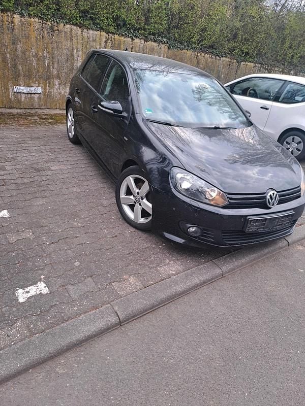 Gebraucht VW Golf VII 105 PS (77 kW) 2012 Schwarz Kleinwagen