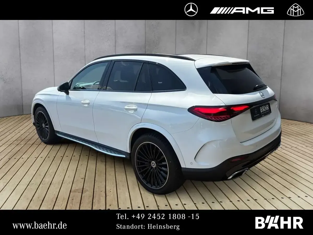 Gebraucht Mercedes GLC300 AMG 269 PS (197 kW) 2025 Unilack polarweiß SUV