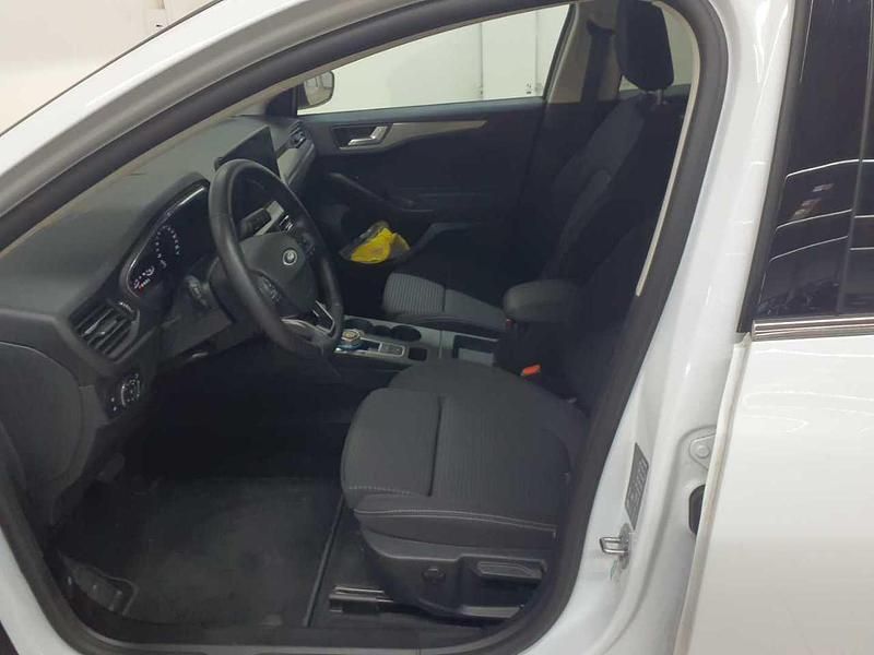 Gebraucht Ford Focus Titanium 120 PS (88 kW) 2024 Frozen white Kombi