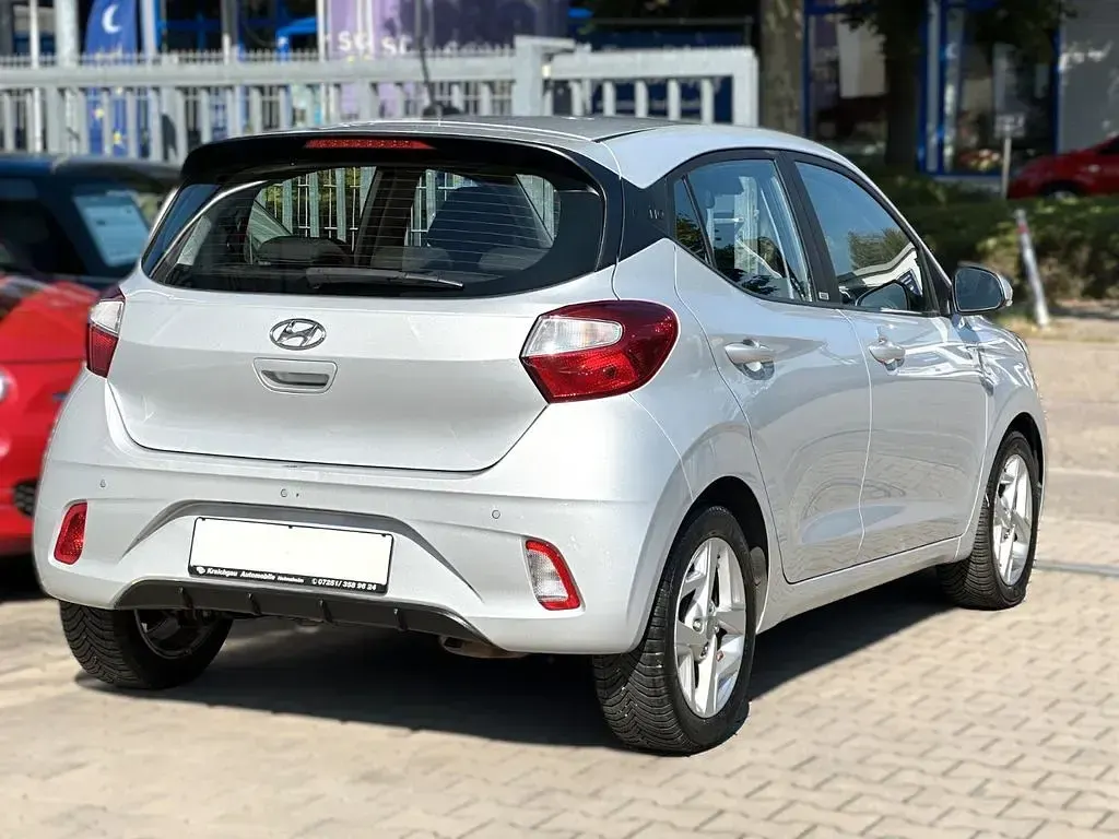 Gebraucht Hyundai i10 67 PS (49 kW) 2021 Silber Kleinwagen